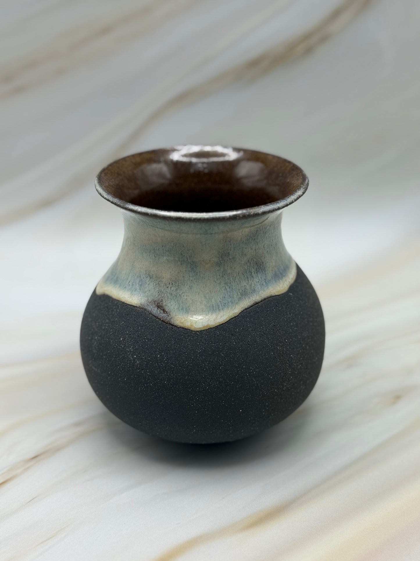 N-V-01 — Frostveil Vase