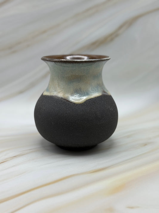 N-V-01 — Frostveil Vase